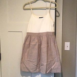 Emmelee White/khaki linen summer dress. Size L 36”